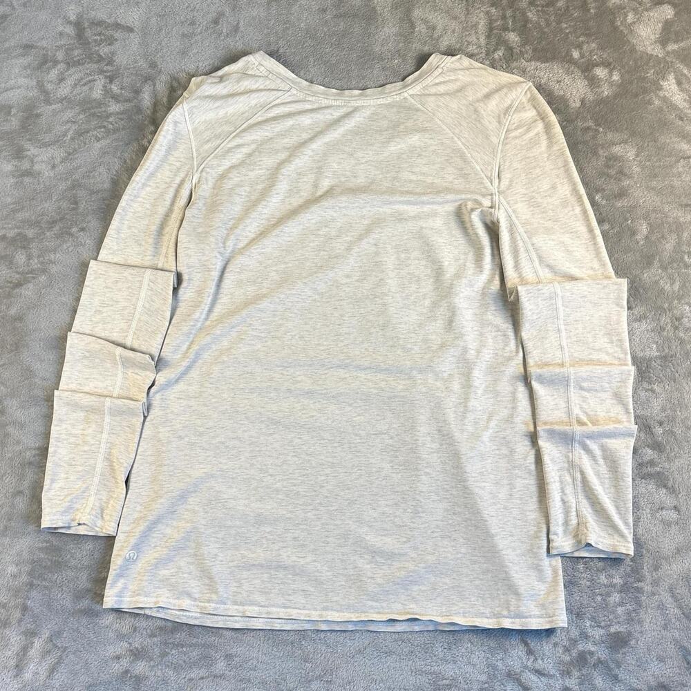 Lululemon Women’s Long Sleeve Top Gray Athletic Yoga Gym Size M - Picture 2 of 7